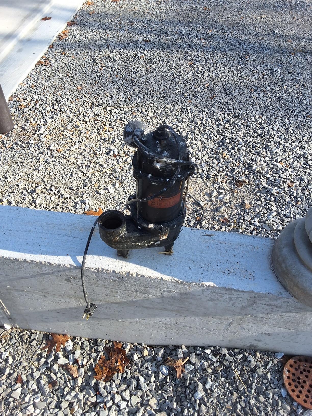 Acquaer 3/4HP Submersible Sewage Effluent Pump, Cast Iron, 115V 6400 GPH Automatic Tethered Float Switch customer photo 2