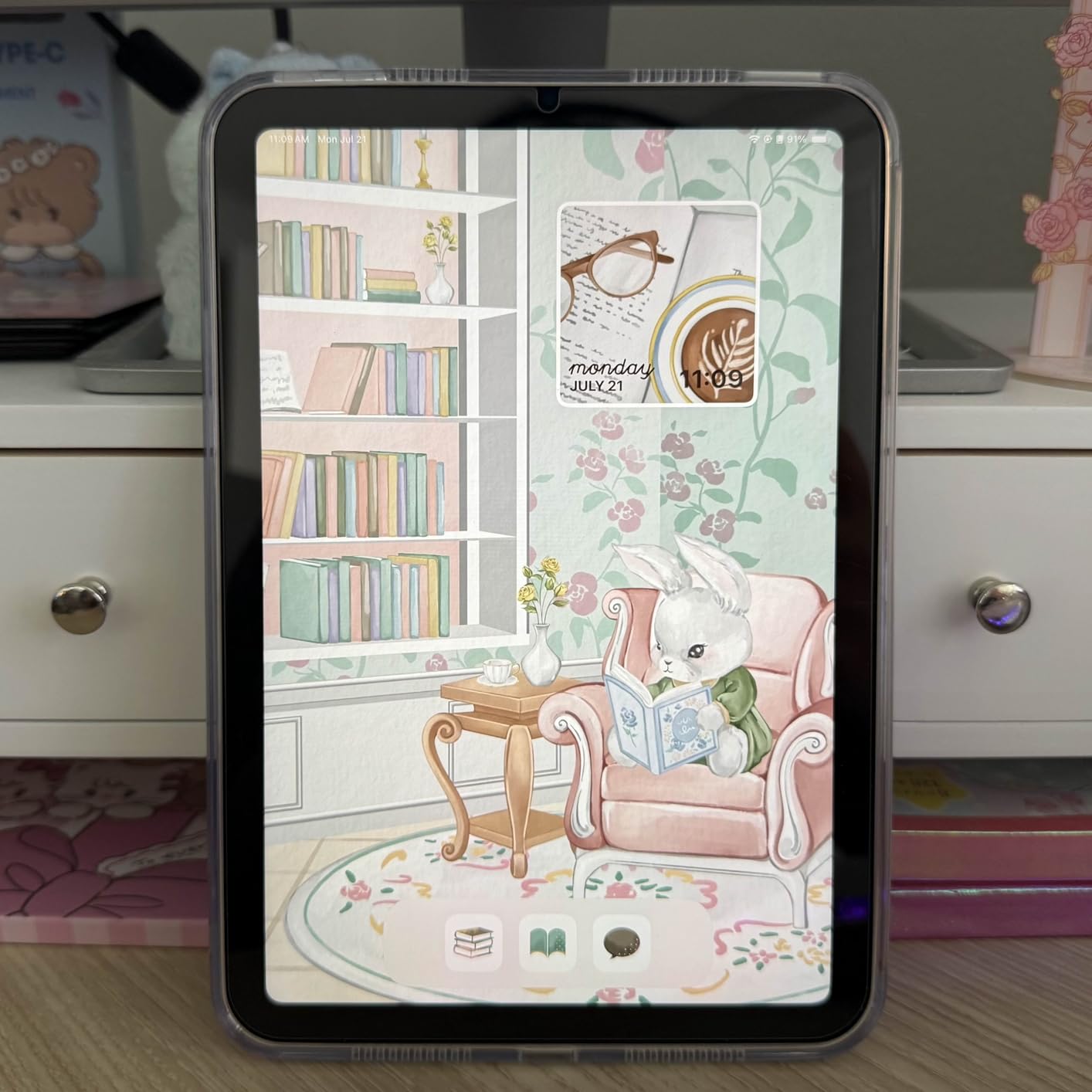 iPad mini (A17 Pro): Apple Intelligence, 8.3-inch Liquid Retina Display, 128GB, Wi-Fi 6E, Blue customer photo 1