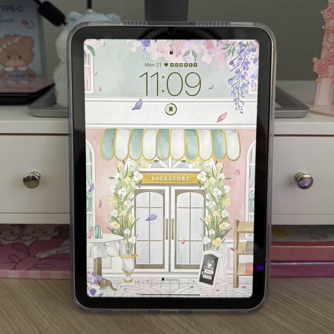 iPad mini (A17 Pro): Apple Intelligence, 8.3-inch Liquid Retina Display, 128GB, Wi-Fi 6E, Blue customer photo 2