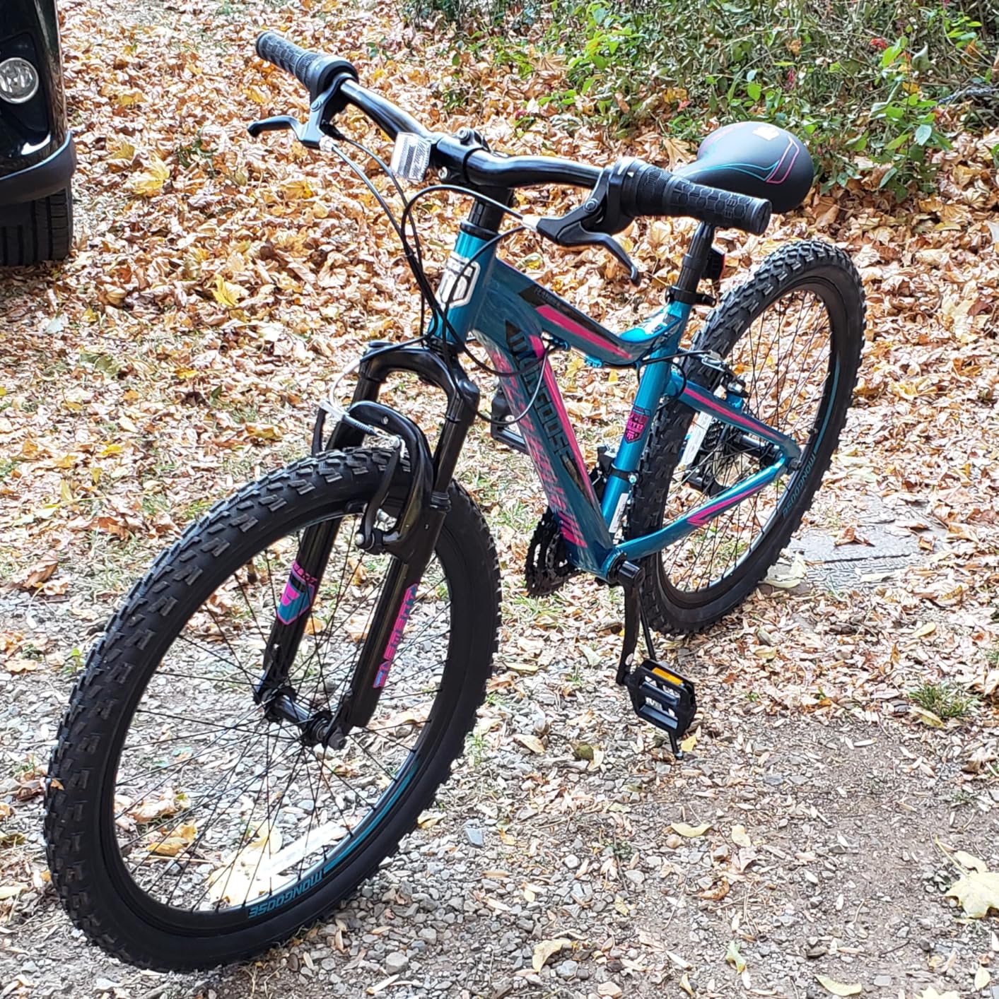 Mongoose Flatrock Mountain Bike, 26-Inch Wheels, Front Suspension, 21-Speed Shimano Drivetrain, Aluminum Frame, Disc Brakes customer photo 1