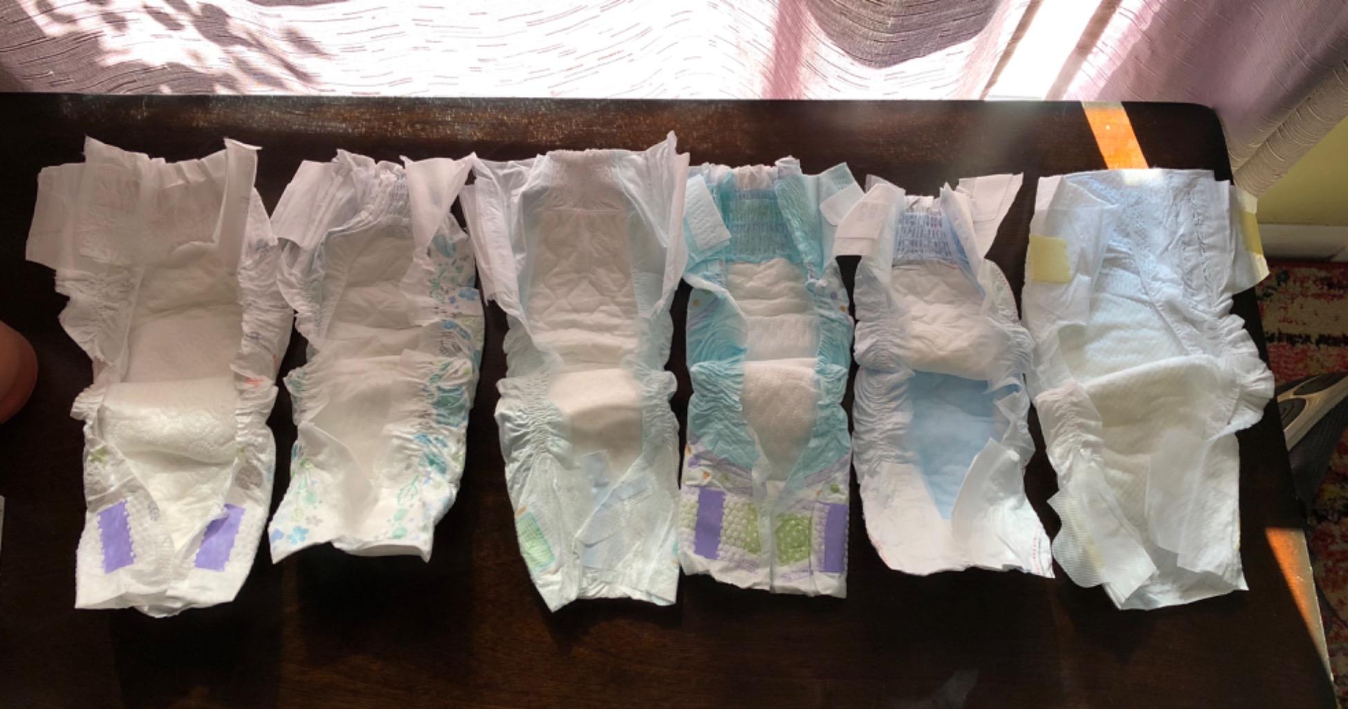 Huggies Size 2 Diapers, Little Snugglers Baby Diapers, Size 2 (12-18 lbs), 186 Count (3 Packs of 62), Packaging May Vary customer photo 1