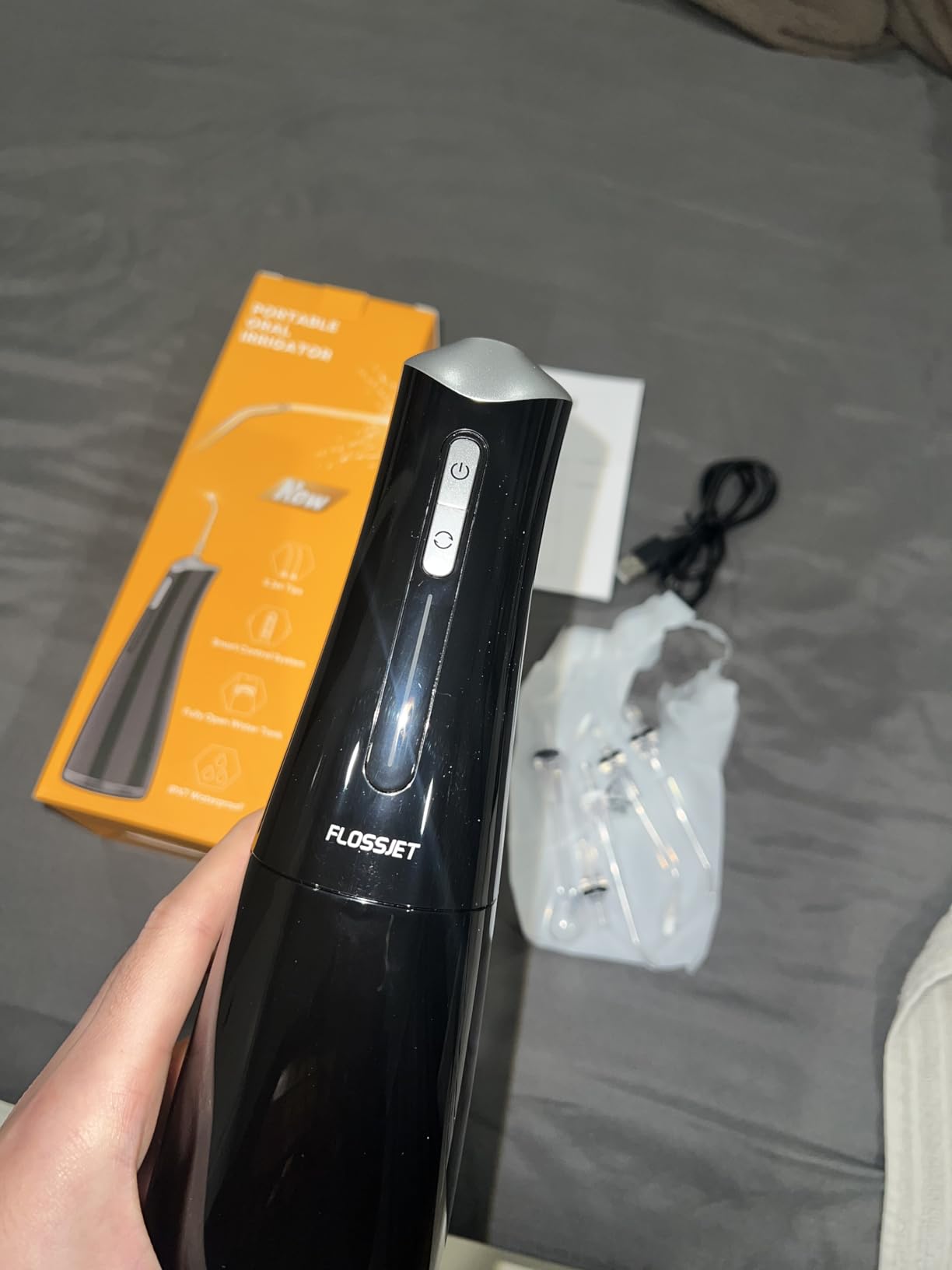 FlossJet Water Dental Flosser Cordless Oral Irrigator with 300ml 5 Tips 4 Modes USBCharger Portable Travle Irrigation Cleaner IPX7 Electric Irrigador Dental for Teeth Cleaning (Black) customer photo 2