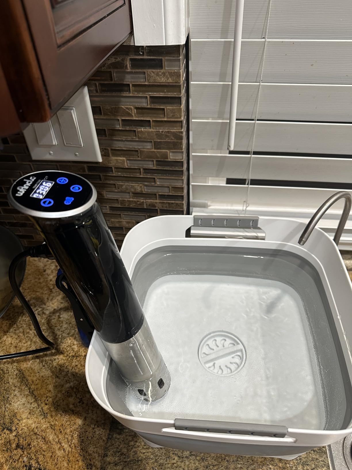 Sous Vide, Wancle 1100W Immersion Circulator, IPX7 Sous Vide Cooker, Small Space-Saving Design, Accurate Temperature Control, Black, 120V customer photo 1