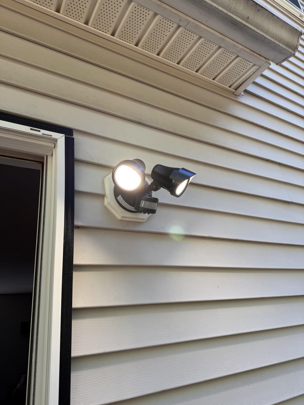 ALUSSO Motion Sensor Outdoor Lights, 30W 3500LM Flood Lights Outdoor 120V, 3 Modes (Dusk to Dawn/Auto/On Time), 3CCT 3000K/4000K/6500K Waterproof Hardwired Security Light ETL Listed for Porch customer photo 2