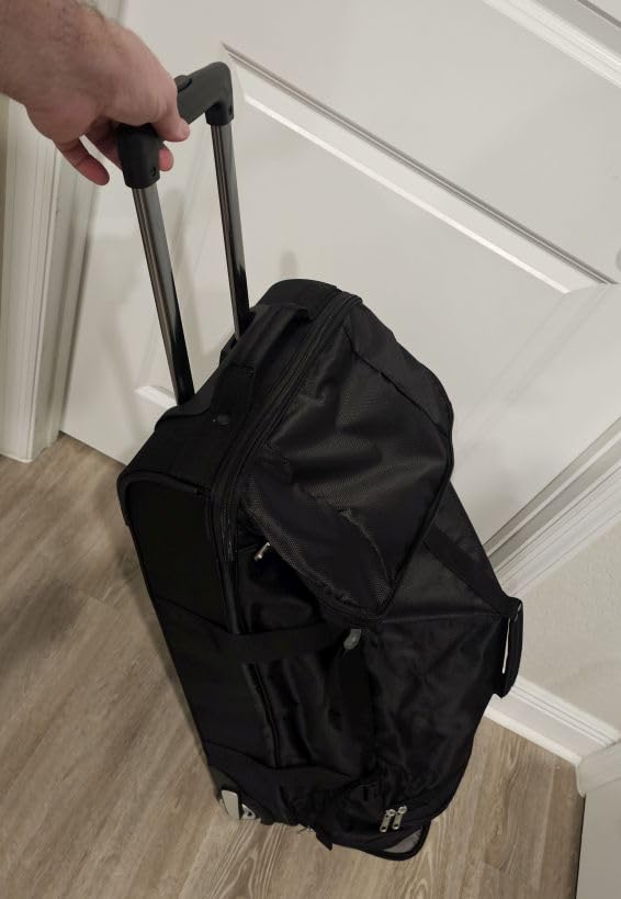 Amazon Essentials Lightweight Carry-on Duffel with Shoe Compartment, Waterproof Exterior, Wheels and Handle customer photo 1