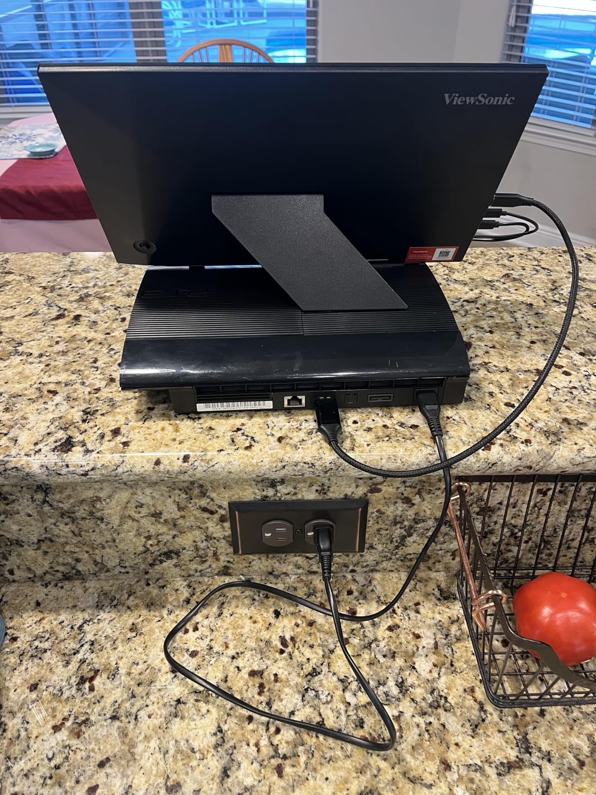 ViewSonic VA1653 16 Inch 1080p Portable Monitor IPS Display with Eye Care Built-in Stand USB-C Mini HDMI customer photo 1