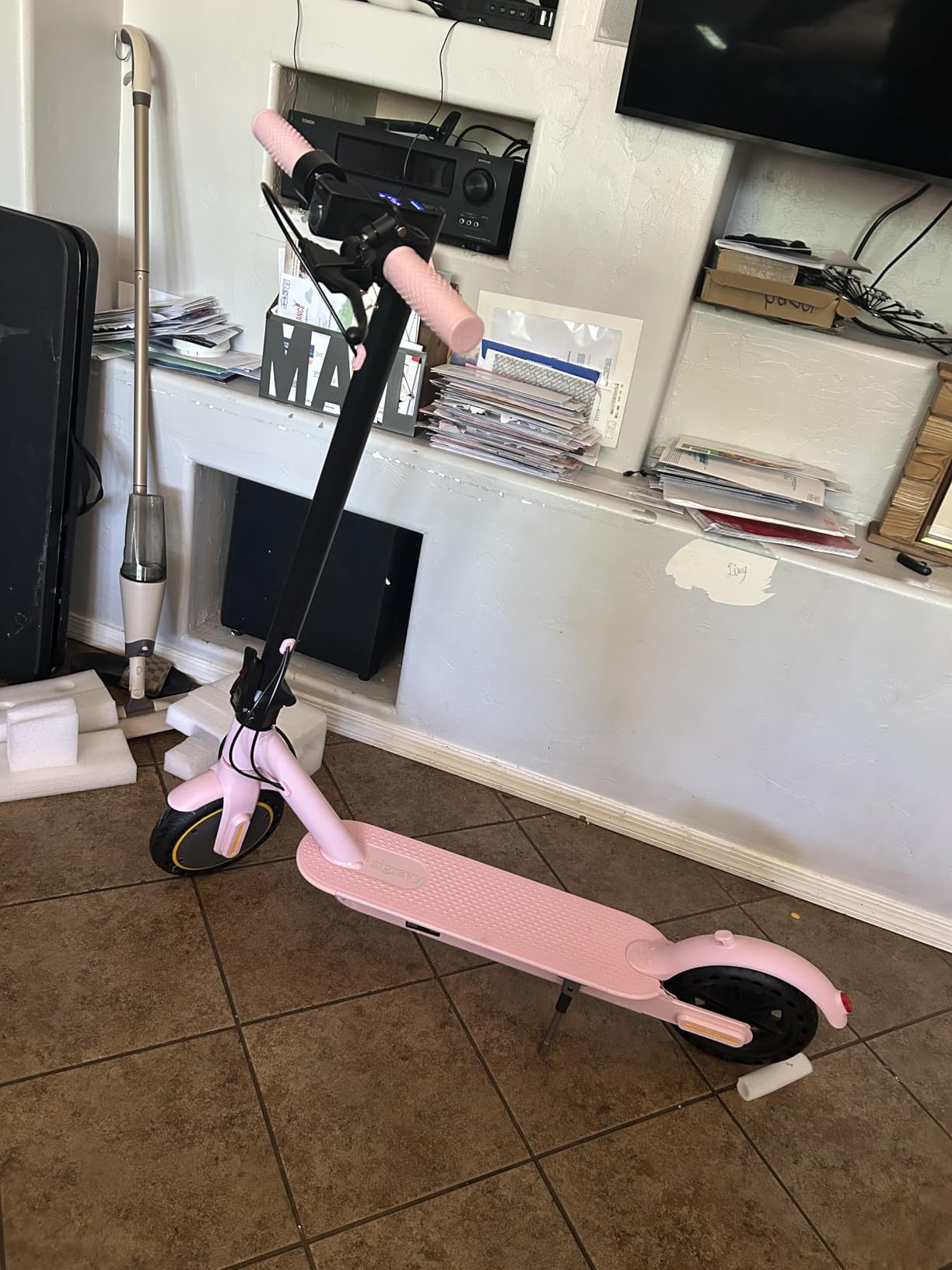 Sigravy Electric Scooter for Adults, Foldable Commuter E Scooter for Teens, 350W Motor, 19 MPH, Up to 21 Miles Range, 8.5