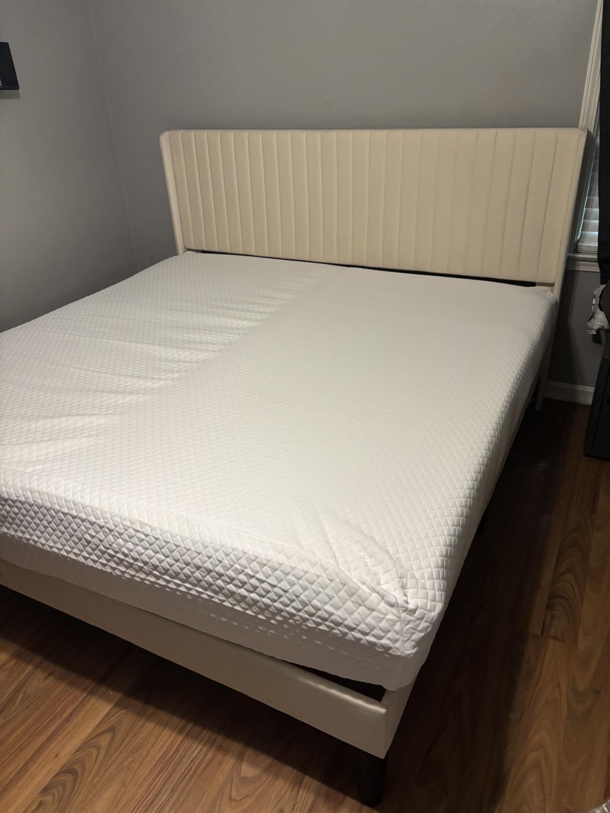 EGOHOME 12 Inch Queen Mattress, Memory Foam Mattress in a Box with Cooling Green Tea Gel, Relieve Pressure with Medium Firm Support, CertiPUR-US Certified, 80''L x 60''W, White customer photo 2
