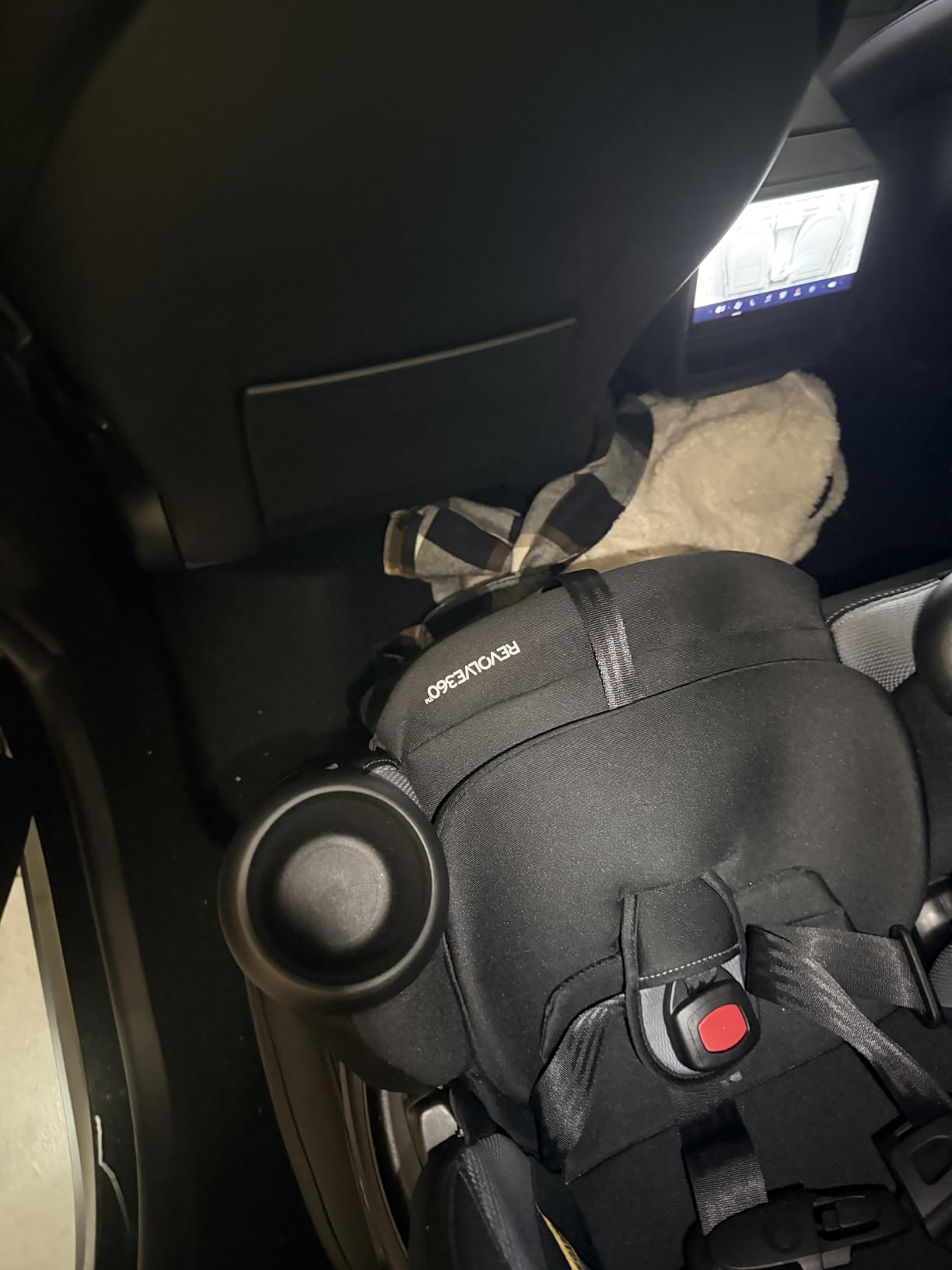 Evenflo Revolve360 Extend Convertible Car Seat with 360 Degree Rotation, Extended Rear-Facing, Forward-Facing, Booster Mode, and Secure Latch Install, Revere Gray customer photo 2