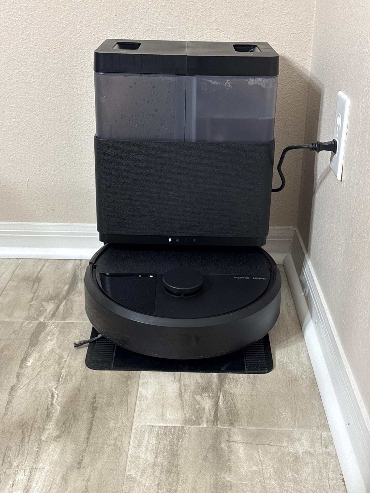 Roomba Plus 405 (G185) Combo Robot Vacuum & Mop with AutoWash Dock - Spinning Mop Pads, Self-Empties, Pad Washing & Drying, Self-Cleaning, Pad-Lift, LiDAR Navigation customer photo 2