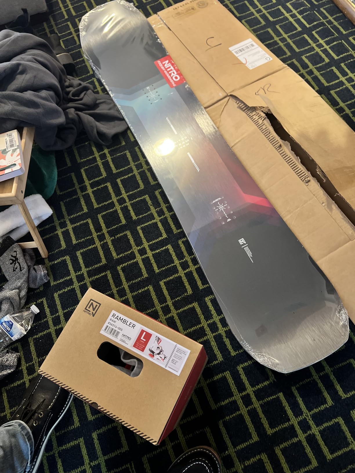 Nitro Team Men's All-Mountain Snowboard - Directional Twin, Mid Flex, Responsive Feel - Freestyle, Park customer photo 1