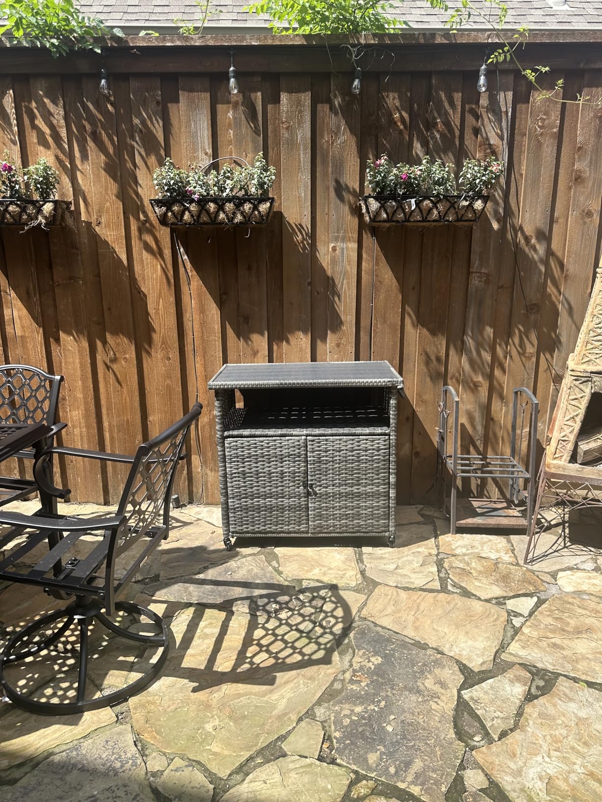 Wicker Outdoor Bar Cart with Ice Bucket, Patio Bar Table with 2 Ratten Doors Cabinet and Casters for Grill, Kitchen and Garden, Beige customer photo 1