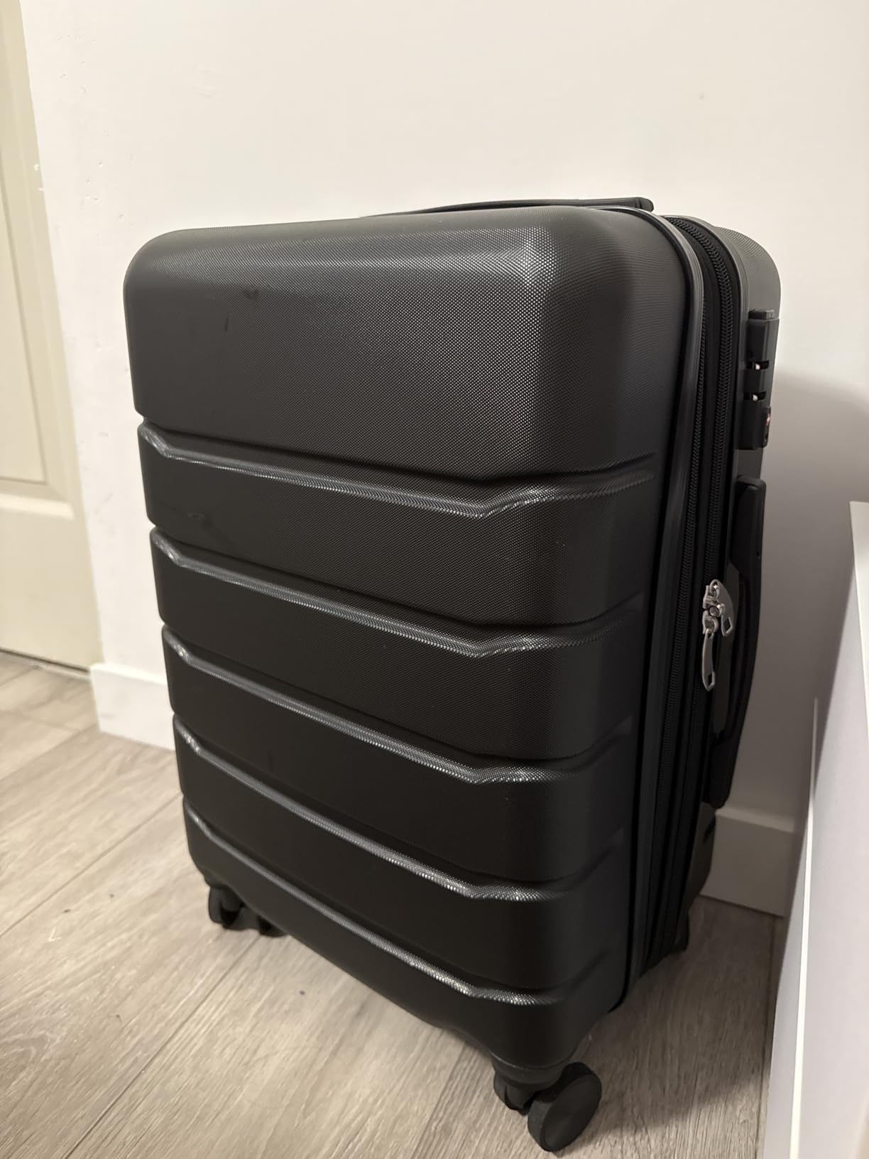 20 Inch Carry-On Luggage, Hardside Suitcase with Spinner Wheels, Lightweight ABS Hard Shell Travel Luggage, TSA Approved Lock, Expandable Small Suitcase for Business & Travel-Black customer photo 2