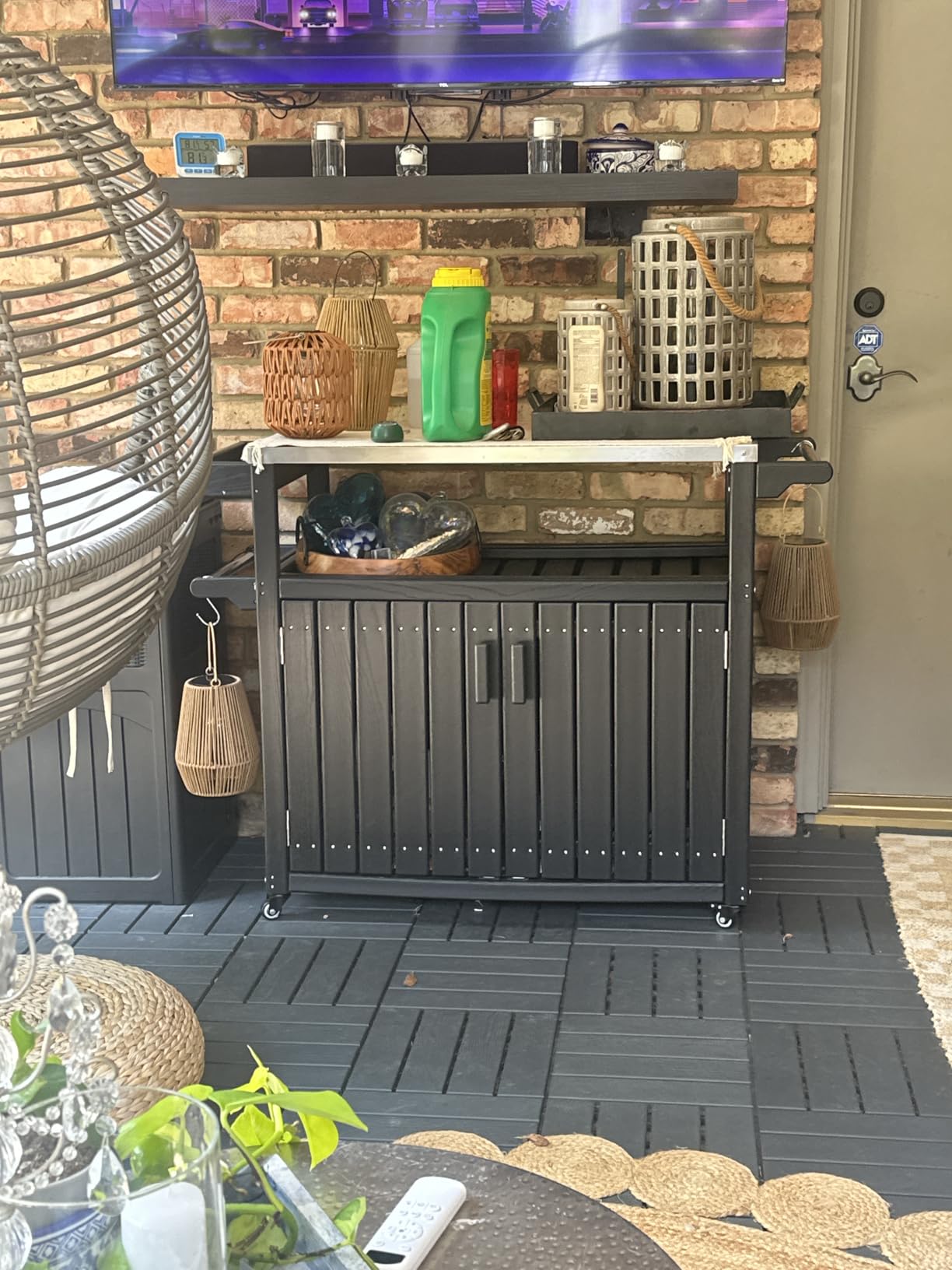 Outsunny Outdoor Bar Cart with Storage Cabinet, Stainless Steel Top Kitchen Island on Wheels, HDPE Outdoor Bar Table, Movable Patio Beverage Food Prep Table for BBQ Picnic, Black customer photo 2