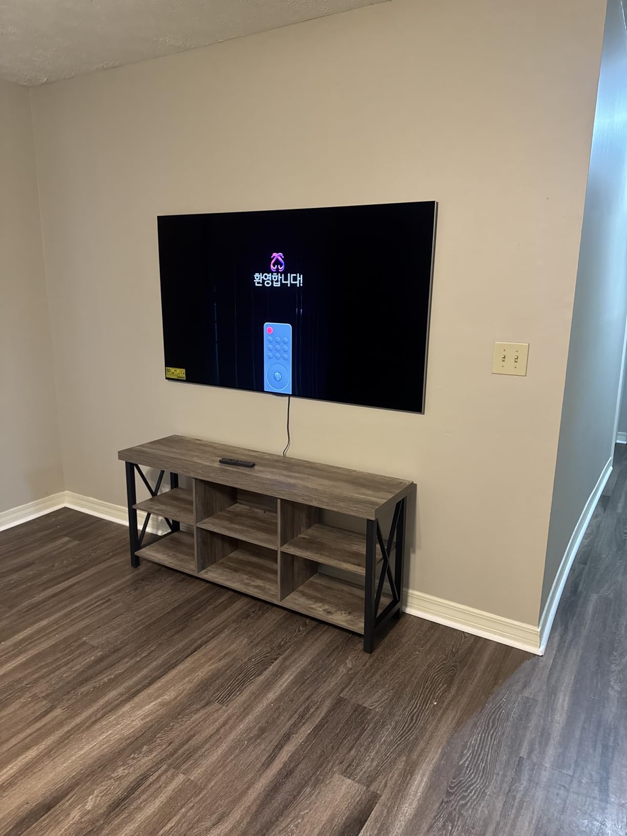 83-Inch Class OLED evo AI 4K G5 Series Smart TV w/Dolby Atmos, Dolby Vision, HDR10, AI Super Upscaling 4K, Filmmaker Mode, Wow Orchestra, Alexa Built-in (OLED83G5WUA, 2025) customer photo 2