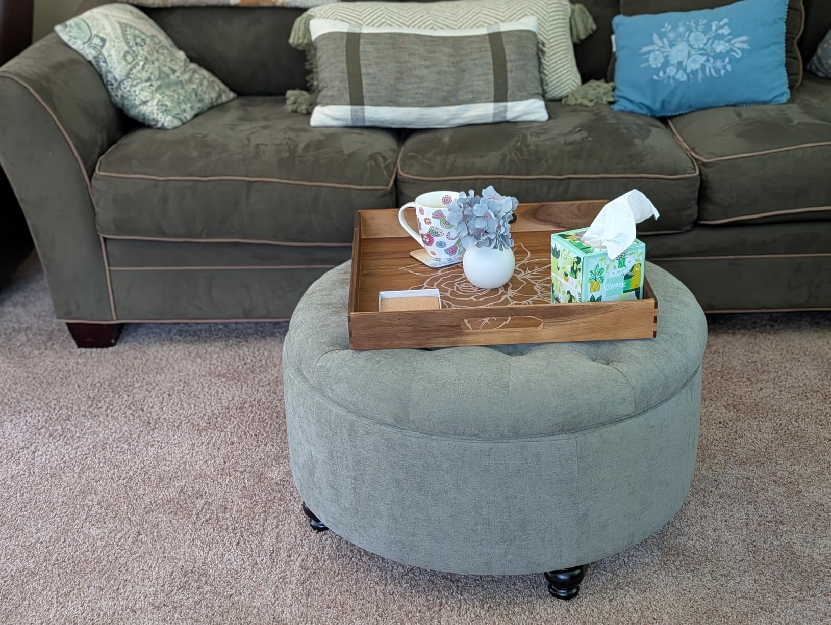 HUIMO 30-Inch Round Storage Ottoman, Modern Button Tufted Coffee Table with Removable Top, Upholstered Ottoman with Storage Footrest Stool for Living Room, Bedroom and Office (Green) customer photo 1