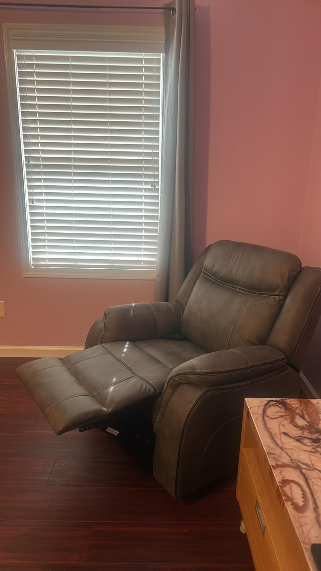 Massage Recliner Chair with Heat, Faux Leather Recliner Chairs for Adults, 39