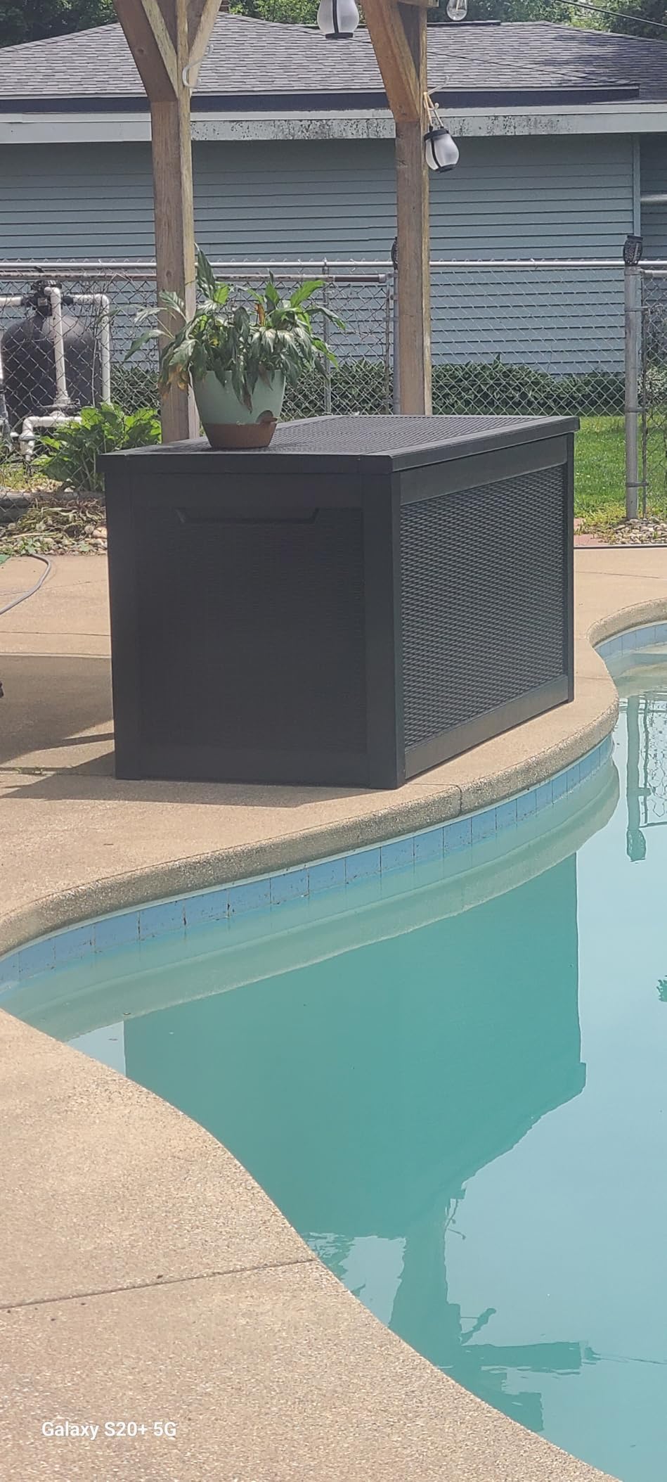320 Gallon Resin Deck Box, Waterproof Outdoor Storage Bin for Patio Furniture, Pool Accessories, and Garden Tools, Lockable & UV-Resistant, Black customer photo 1