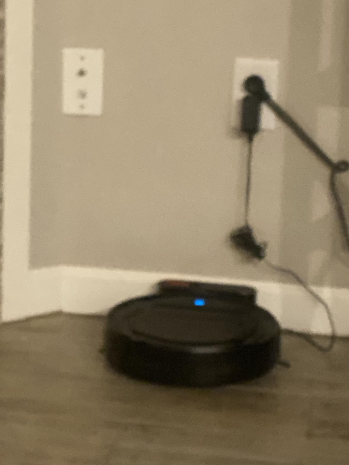Lefant Robot Vacuum Cleaner, 120 Mins Runtime, Compact Design, Low Noise, Powerful Suction, Wi-Fi/App/Voice Control, Self-Charging, Scheduled Cleaning, Ideal for Pet Hair and Hard Floors, M210 Black customer photo 2