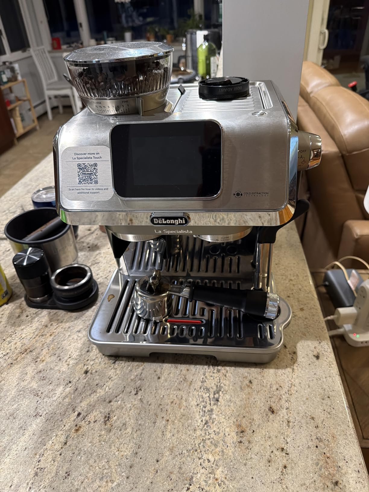 De'Longhi La Specialista Touch Espresso Machine with Grinder & Milk Frother - Cold Brew & Iced Coffee Maker, 10 Drink Presets, Compact Bean to Cup customer photo 1