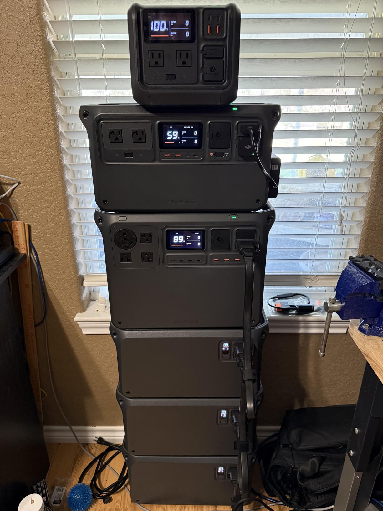 DJI Power 2000 Portable Power Station, 2048Wh LFP Battery, Compact Size, 3000W Stable Output, 0-80% Recharge in 55 Mins, Electric Generator for Home, Camping & RVs customer photo 2