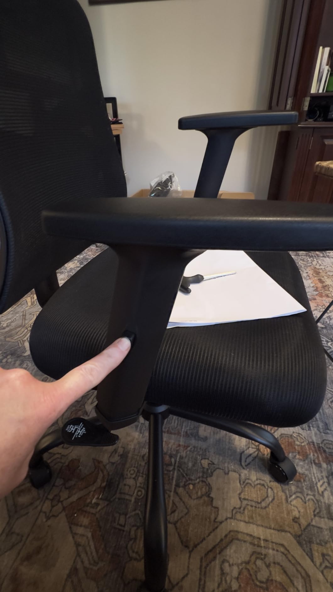 Marsail Ergonomic Office Chair Gaming Chair with Lumbar Support, 2D Headrest, Adjustable Armrests, Contoured Seat Cushion, Computer Desk Chair with Wheels for Home and Office customer photo 1