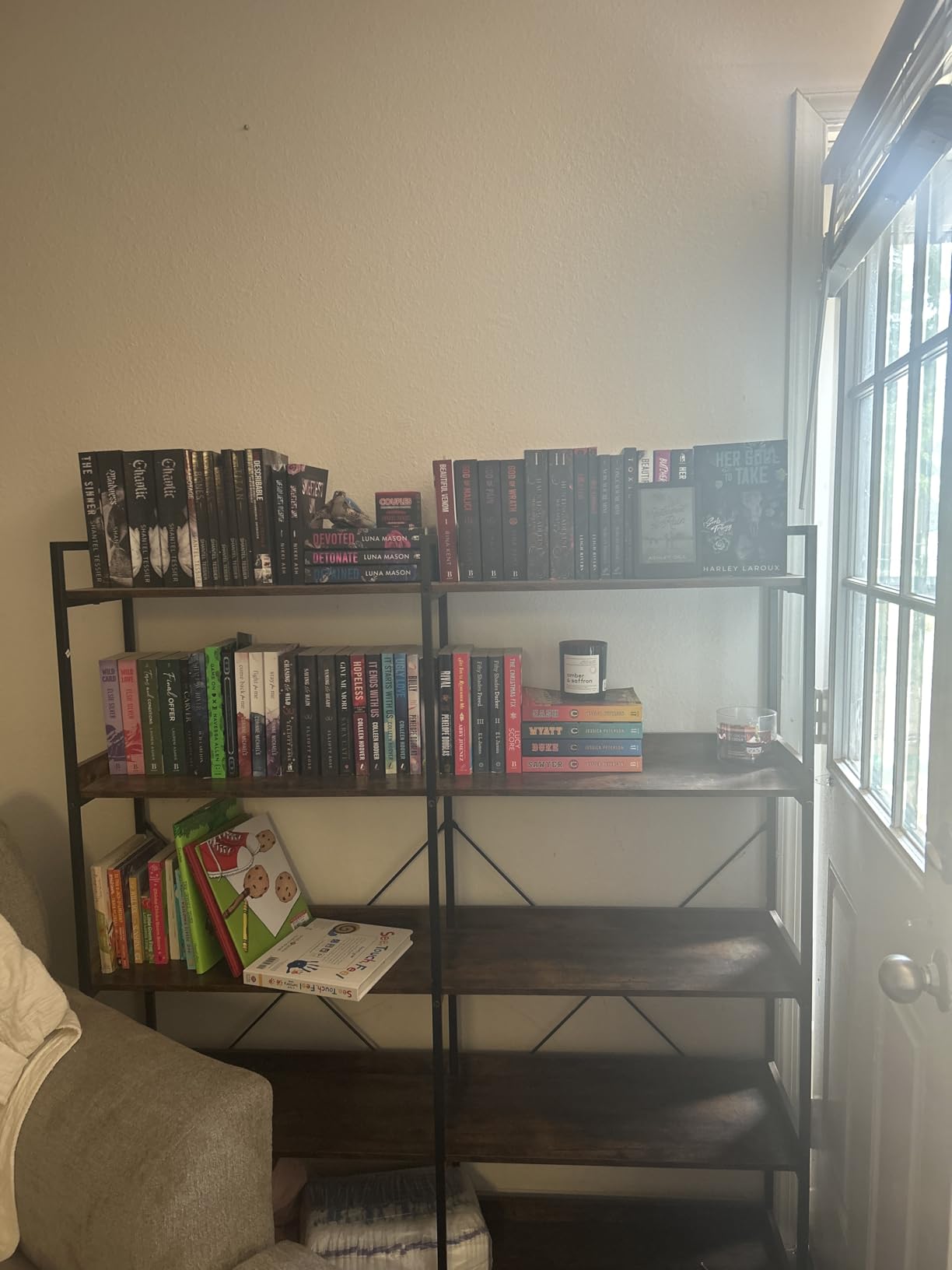 Huuger 5 Tier Bookshelf, Display Bookshelf with 10 Open Shelves and Raised Baffle, 47.2 Inch Wide Bookcase, Rustic Brown customer photo 2