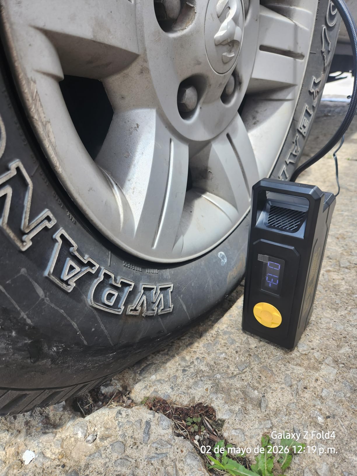 150 PSI Tire Inflator Portable Air Compressor, 12V DC Auto Shutoff Air Pump with Digital Pressure Gauge and Emergency LED Light for Car Tires, Bicycle & Balloons, Black customer photo 2
