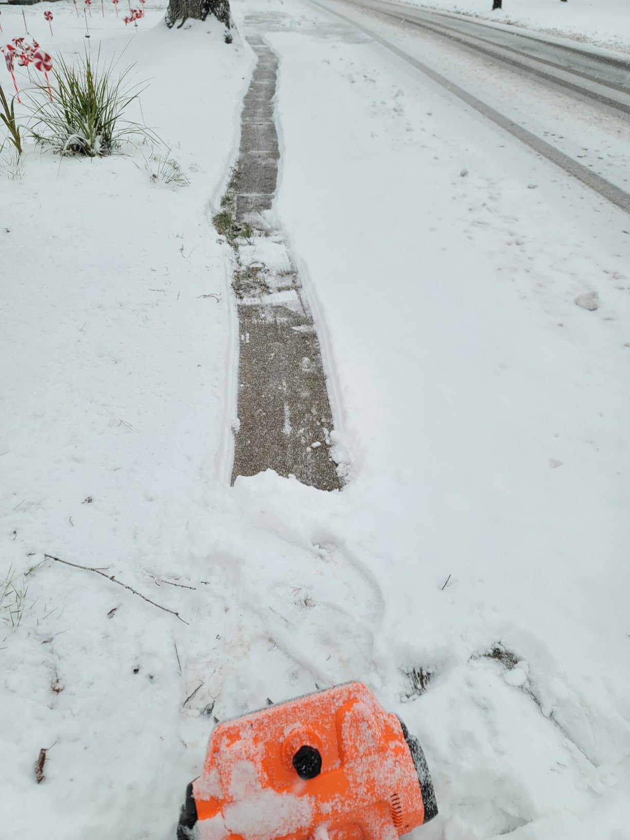 Cordless Snow Shovel, 3500W Battery Snow Blower with Dual 6.0Ah Anti-Freeze Batteries & Base Plate, 25.6Ft Throw, 13Inx7In Brushless Snow Shovel with Wheels for Driveway Sidewalk Snow Removal customer photo 1