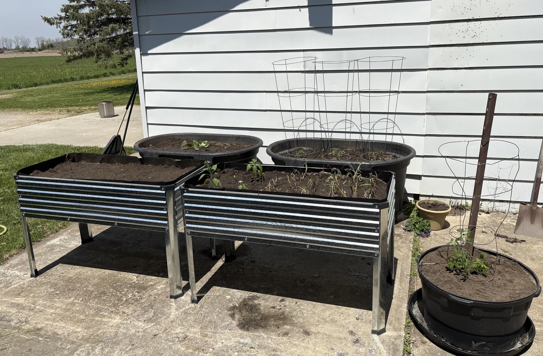 DIIYIV Galvanized Raised Garden Bed with Legs, 48x24x30in Elevated Planter Box for Backyard, Garden, Patio, Balcony, 350lb Capacity, Planters for Outdoor Plants, Black customer photo 1