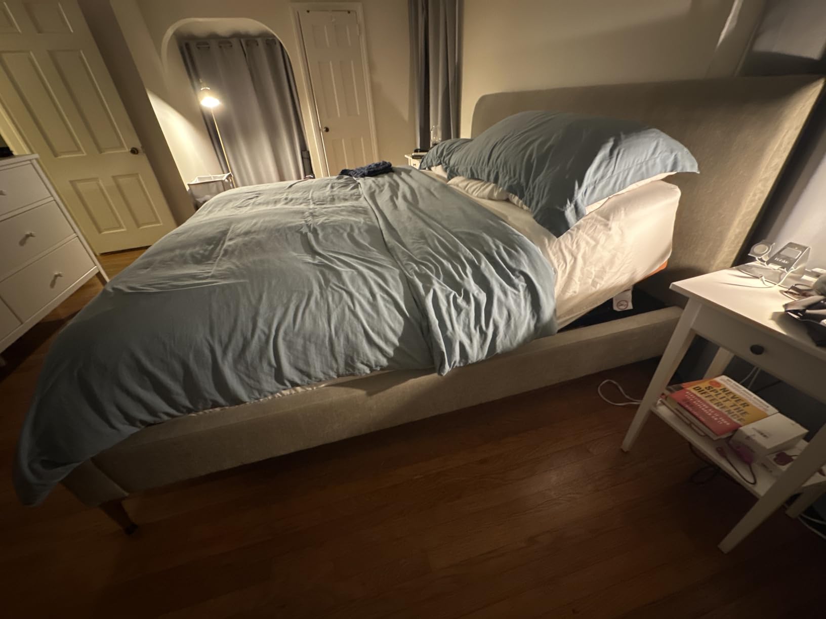 ESHINE Queen Adjustable Bed Frame with Lumbar Support, Head-Pillow-Tilt, Under Bed Light, Smart App Control, Zero Gravity, Dual USB Ports, Suitable for Most Queen Mattresses, 6000 Series customer photo 1