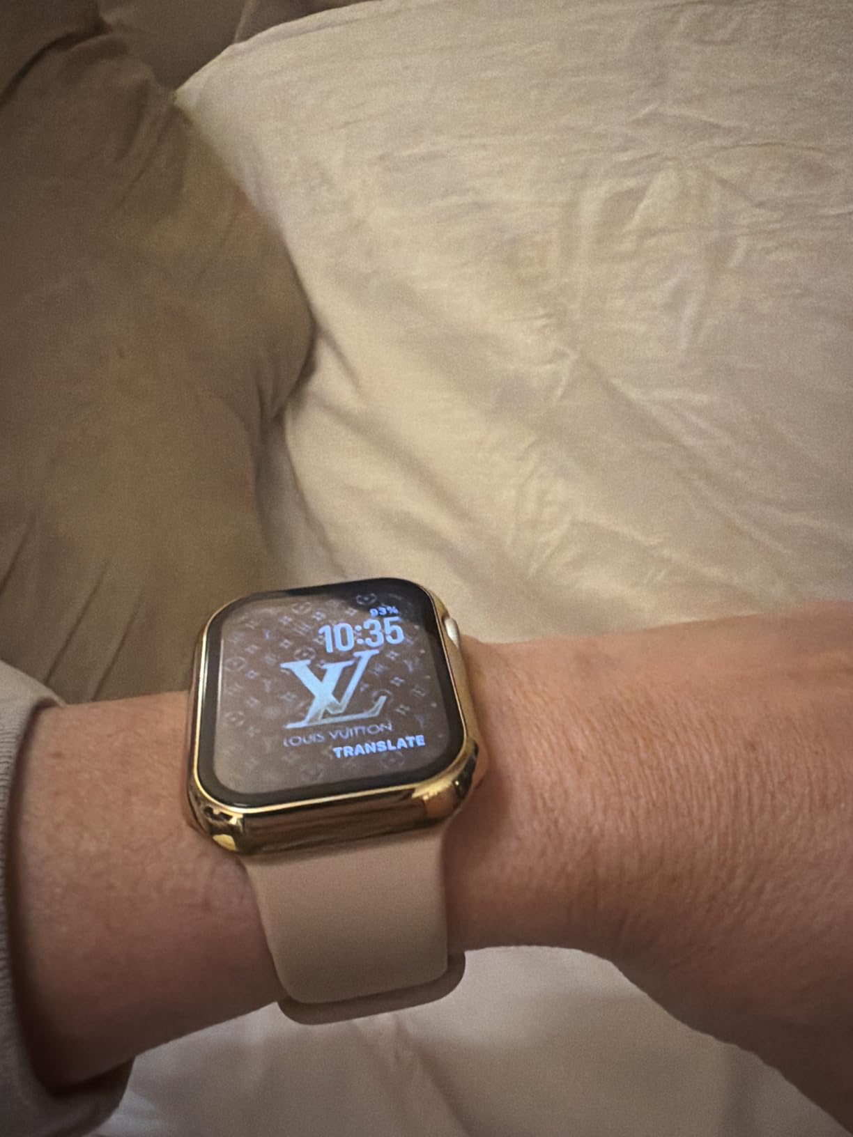 Apple Watch SE 3 [GPS 44mm] Smartwatch with Starlight Aluminum Case with Starlight Sport Band - M/L customer photo 2
