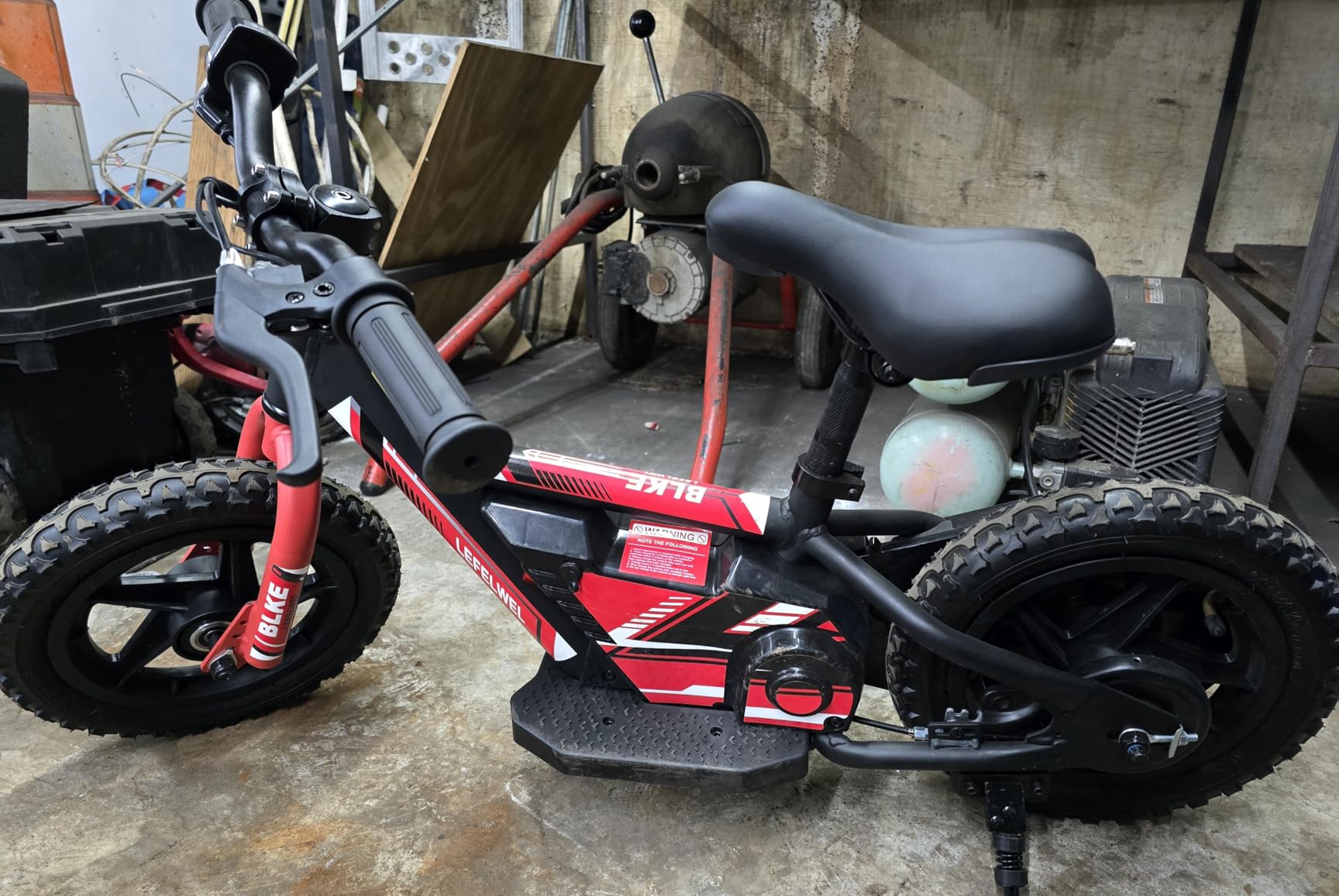 LEFELWEL Electric Balance Bike for Kids Ages 3-5/4-8, Adjustable Speed and Long Range, Lightweight and Durable, Safety Handbrake, Electric Dirt Bike Ebike for Kids customer photo 1
