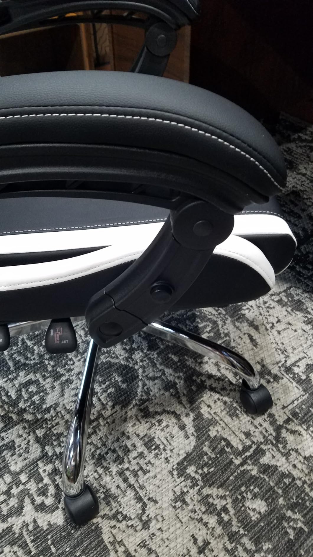 Dowinx Ergonomic Gaming Chair with Footrest & Massage Lumbar, 2D-Linkage Armrests for Computer Chair 330lbs with Headrest Pillow for Office, Home, Streaming and Long Gaming Sessions, Black customer photo 1