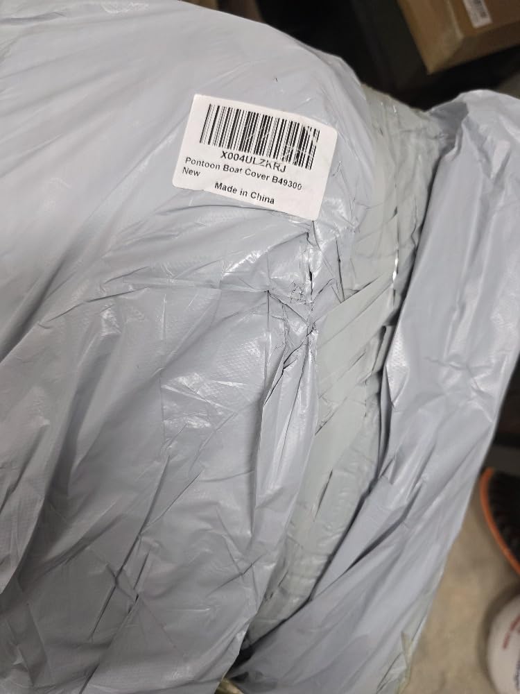 Heavy Duty 900D Pontoon Boat Cover, 22'1''-24'2'' Marine Grade Waterproof Cover with Adjustable Windproof Tightening Strap & Anti-UV for SunTracker Party Barge/SPORTFISH/Fishin Barge customer photo 1