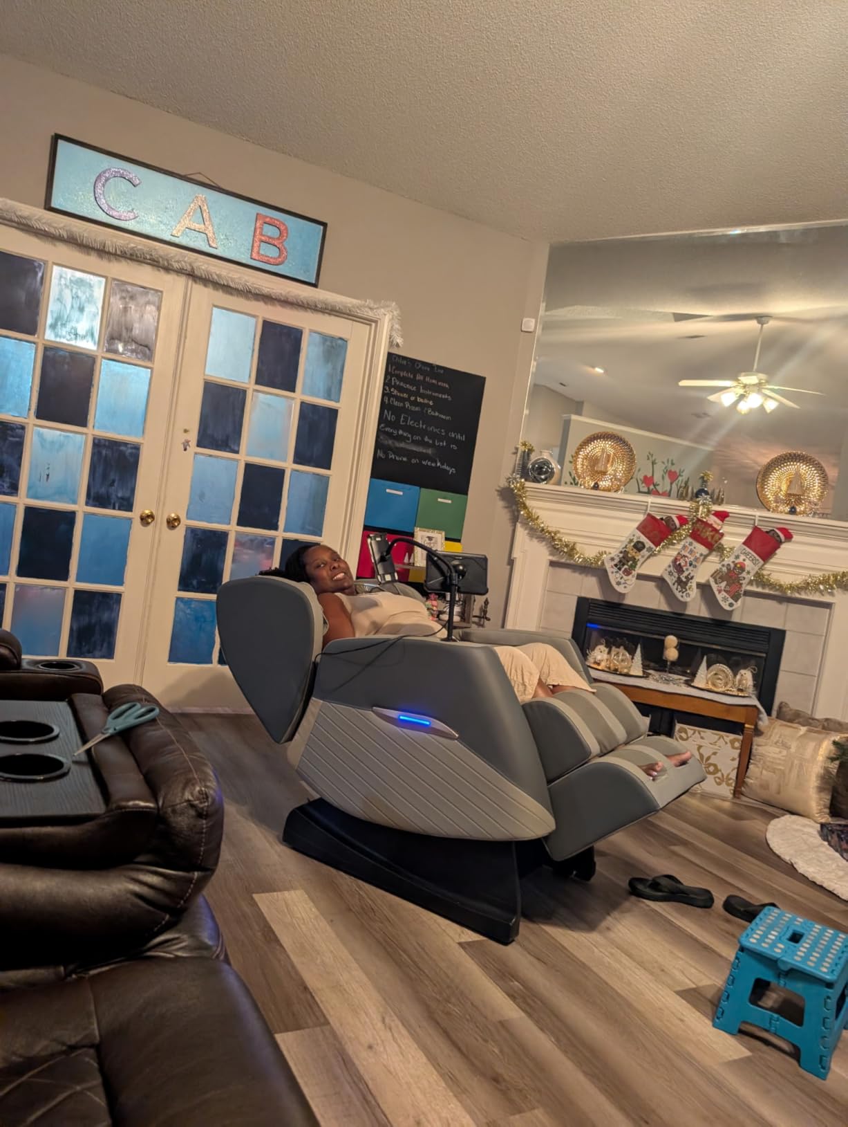 Massage Chair Full Body, Zero Gravity Massage Chair with 16 Fix Rollers, Auto Massage Program, Foot and Calf Massage, Recliner Chair with Heating, Touch Screen Controller, Bluetooth Speaker customer photo 1