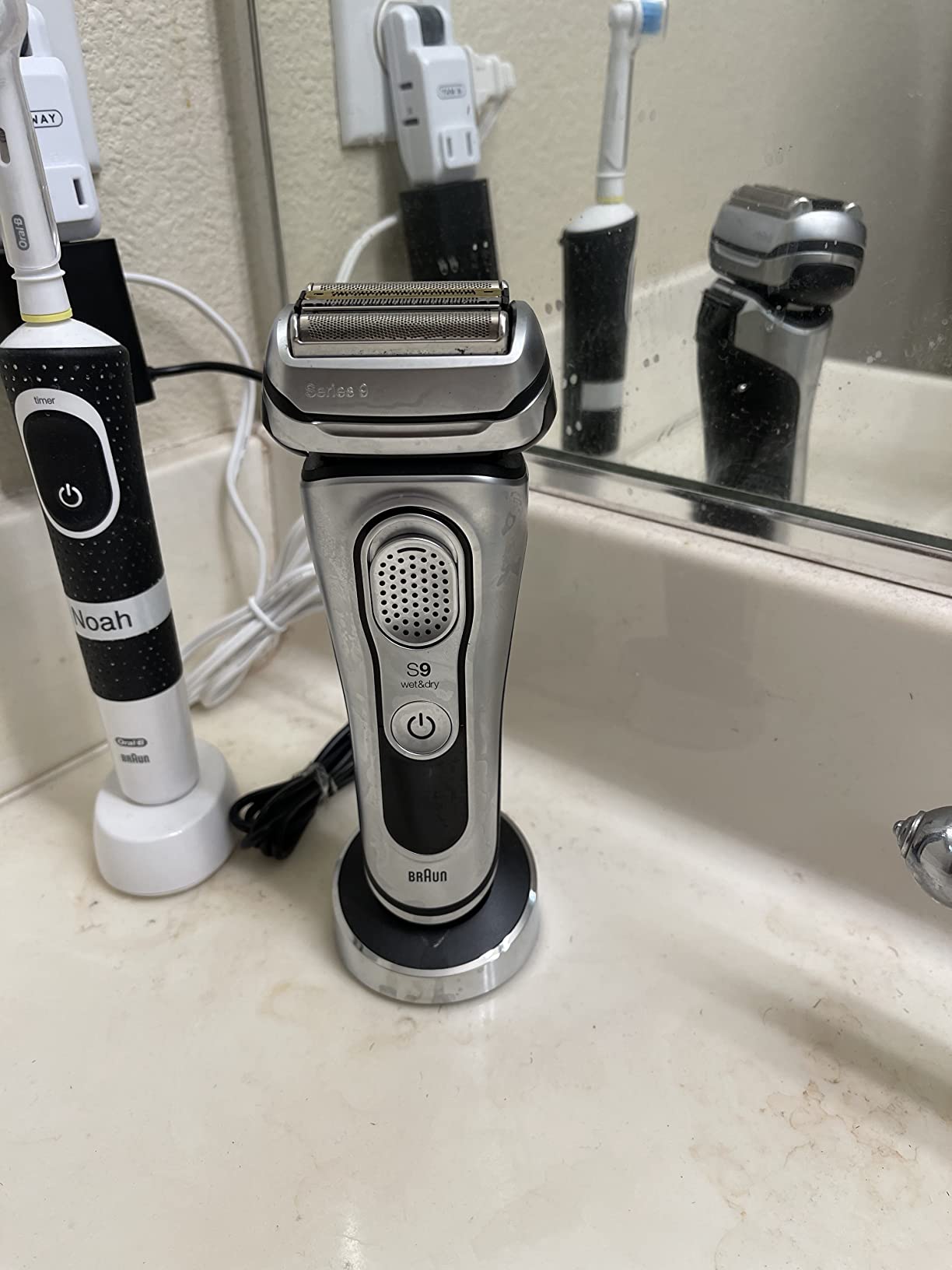 Braun Electric Razor for Men Series 9 PRO+ Electric Foil Shaver with Precision Trimmer, 6in1 SmartCare Center, Travel Powercase, 9677cc customer photo 2