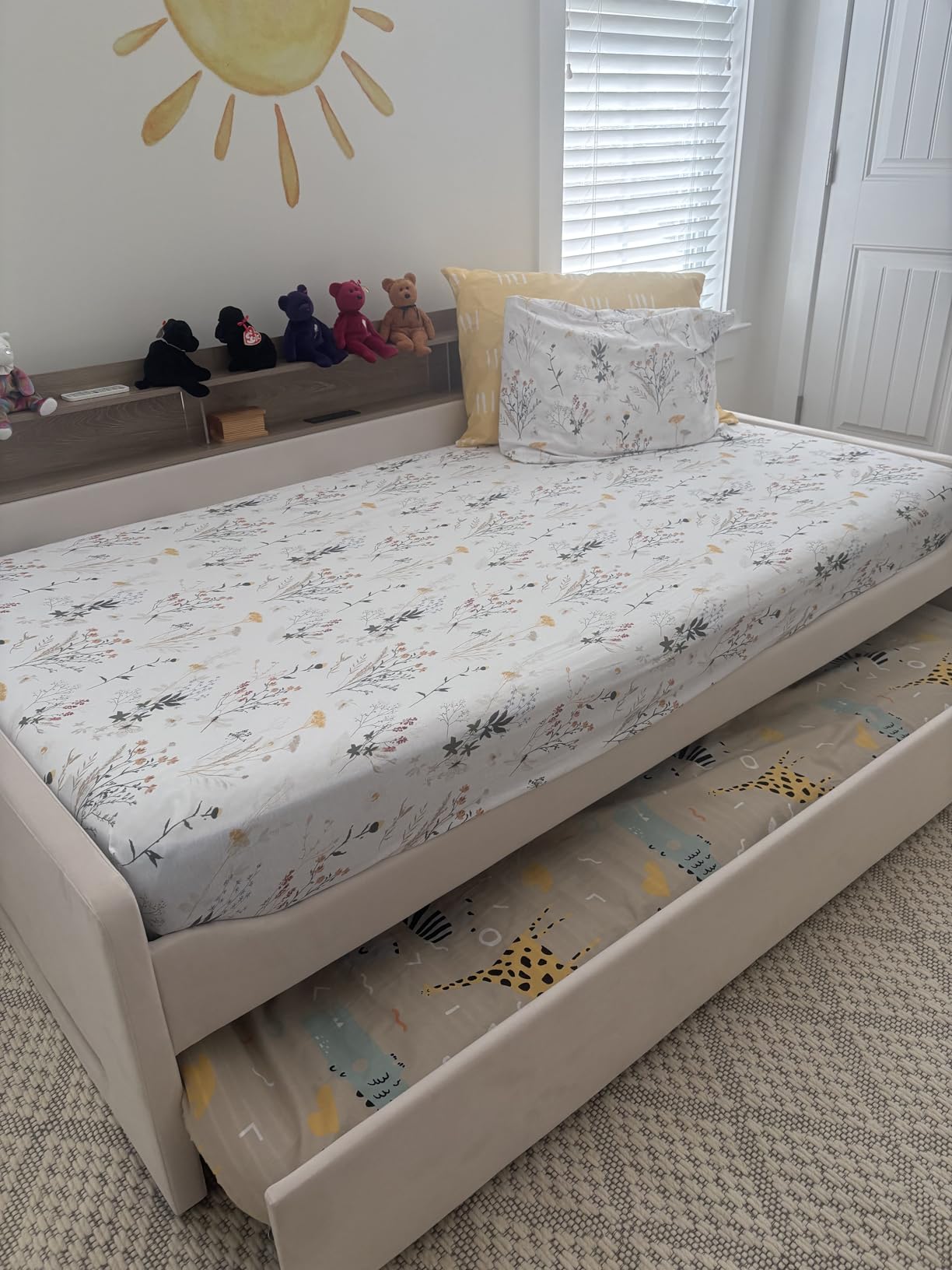 Jocisland Twin Daybed with Trundle, Upholstered Velvet Bed Frame with LED Night Light, Storage Headboard, USB Charging, Space-Saving, Cream customer photo 1