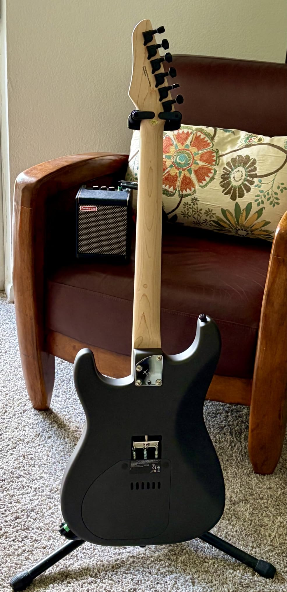 Enya XMARI Smart Electric Guitar with Built-in DSP Effects, 4 Presets, USB-C OTG Recording, Headphone Output, Custom Ceramic Pickups, Carbon Fiber Body, with Gig Bag, Strap, Cable & Picks customer photo 1