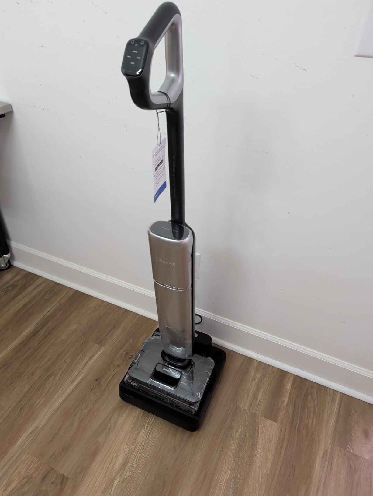 DREAME Aero Pro Wet Dry Vacuum Mop, Ultra-Slim with Hot Self-Cleaning/Self-Drying, 0 Hair Tangle Great for Pet Owner, Powerful Wet Dry Vacuum with 60min Runtime, Pick-up & Mop at The Same Time customer photo 1