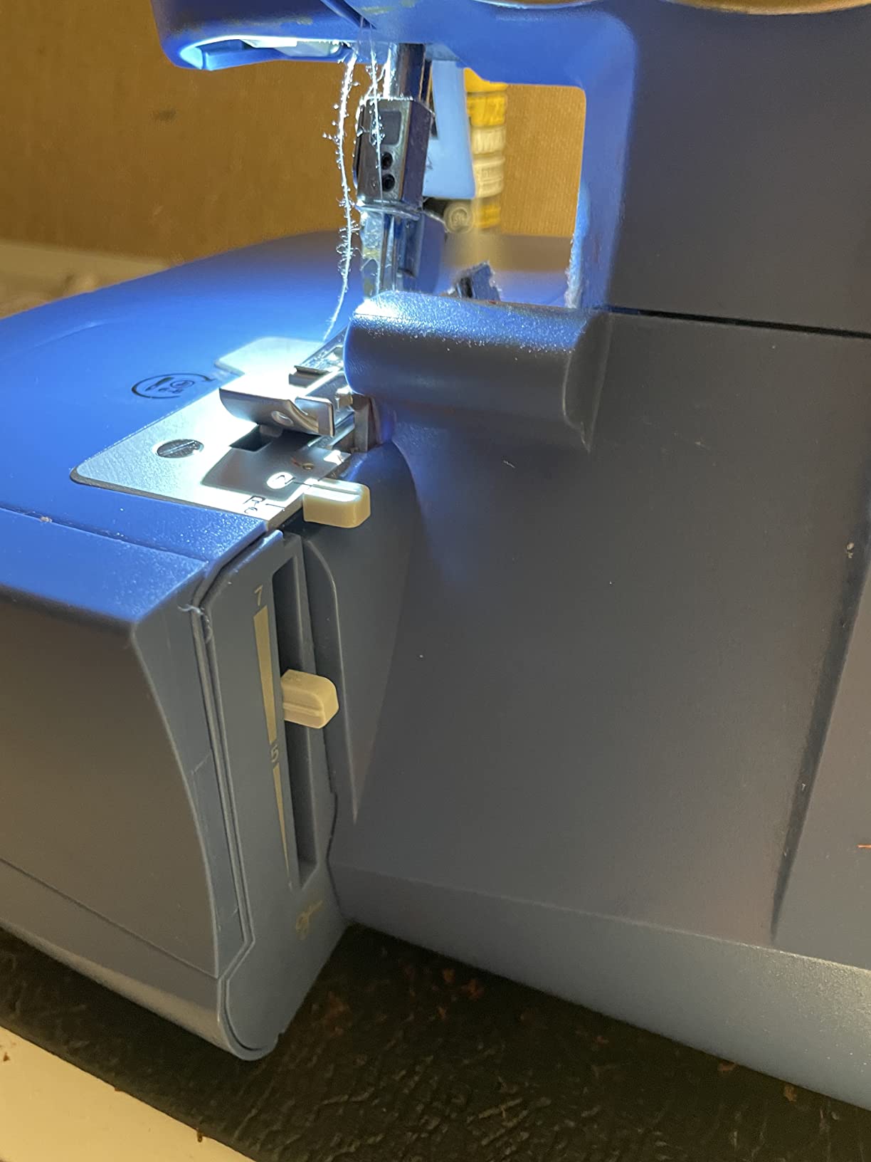 SINGER S0230 Navy Blue Overlock Serger | 2/3/4 Thread Capability | 1300 Stitches/Min | Color-Coded Threading, Differential Feed, Free Arm, Accessories Included customer photo 2