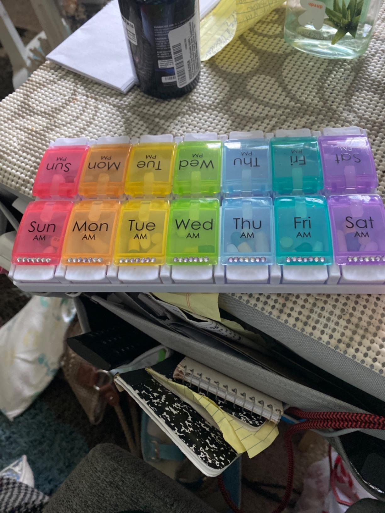 Betife Automatic Pill Dispenser, 28-Day Smart Bluetooth Pill Box, App Support Automatic Pill Case with 6 Alarms & Light Reminder customer photo 1