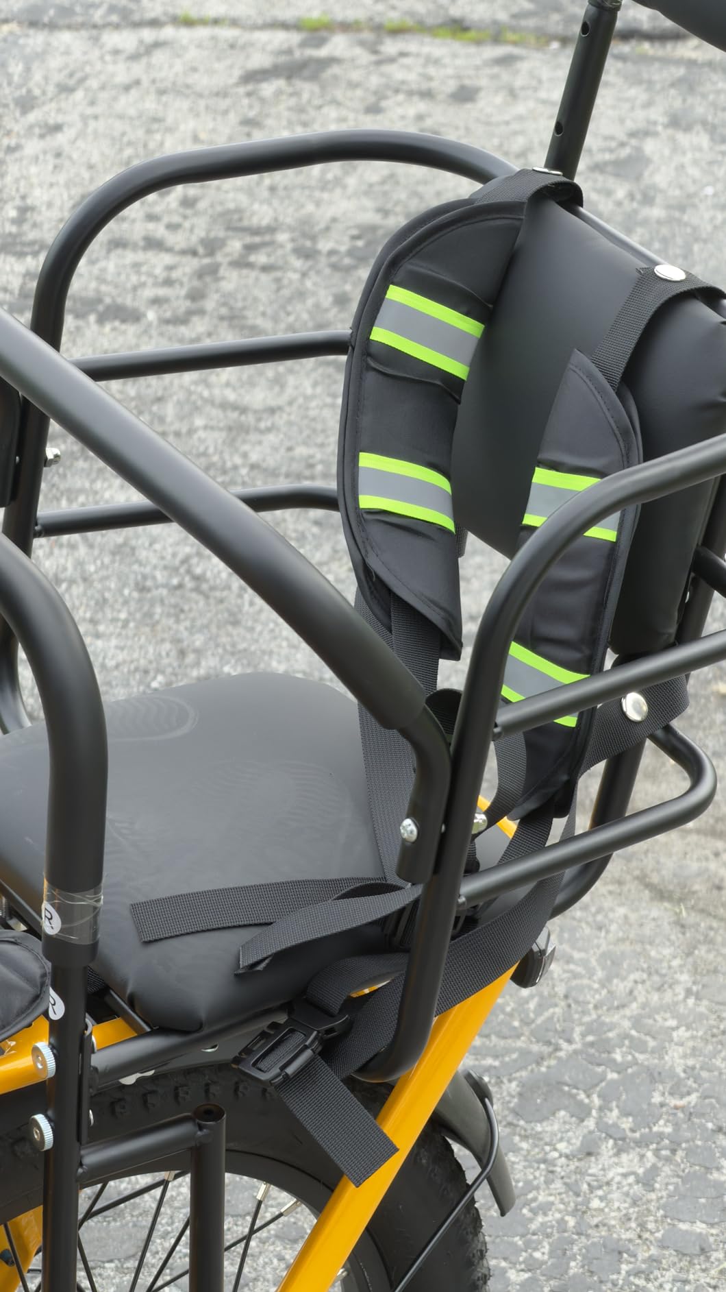 Kid's Bike Seat Rear with Adjustable Headrest, Rear Child Bike Seat with Foot Pedals Back Rest Handrail. Child Carrier Bike Chair for Bicycle Designed for Children Aged 18 Month to 8 Years Old customer photo 2