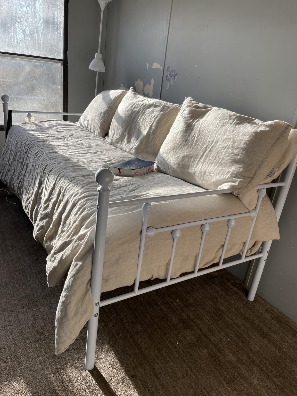 VECELO Twin Size Daybed Frame Metal Sofa Bed Mattress Foundation with Headboard, Heavy-Duty Steel Slat Support, Easy Assembly, Gold customer photo 1