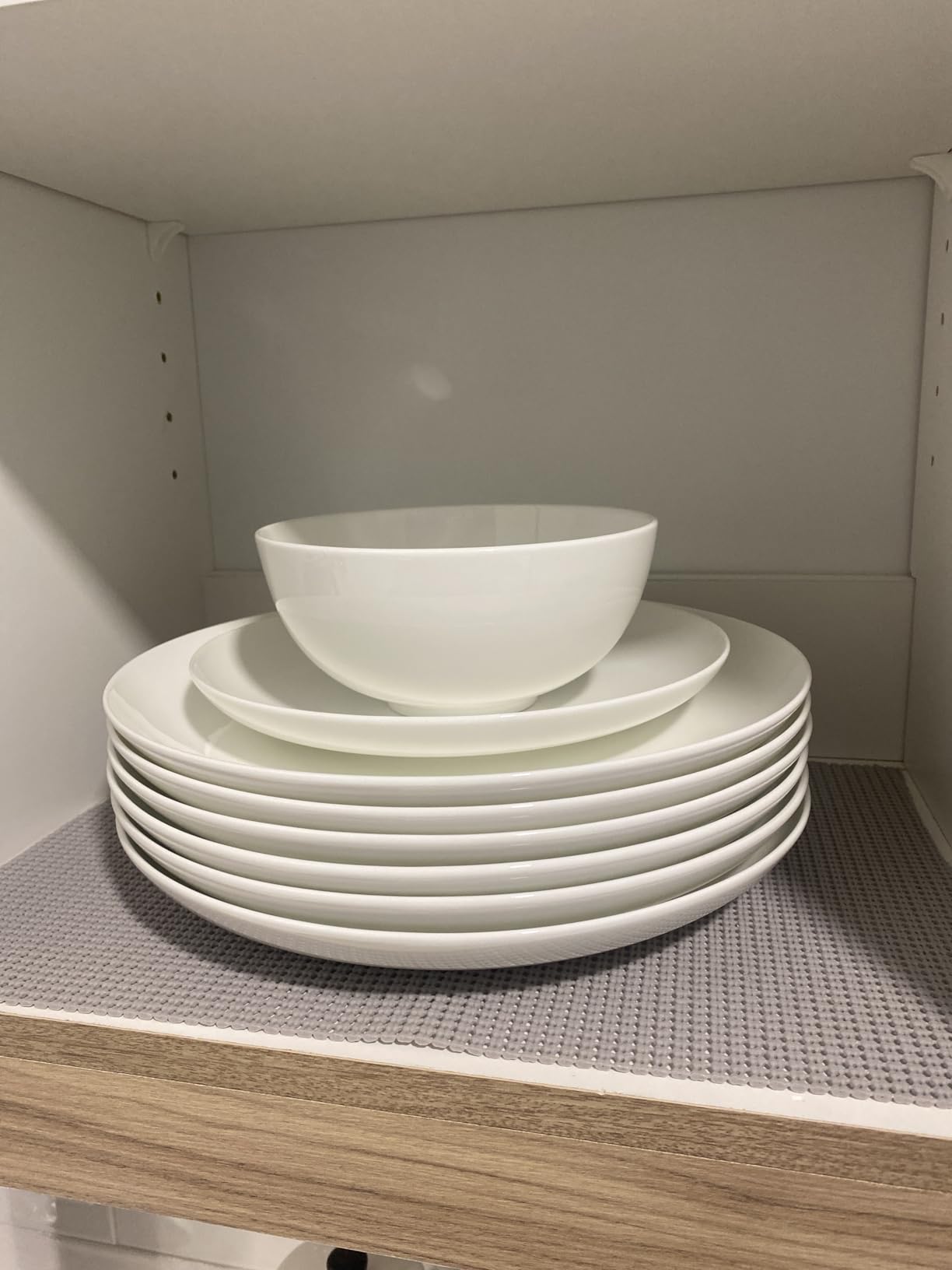 Lenox Dinnerware Set, Studio 1414 Scallop 16-Piece Set, Service For 4, Bone China Material, Dishwasher & Microwave Safe, White customer photo 2