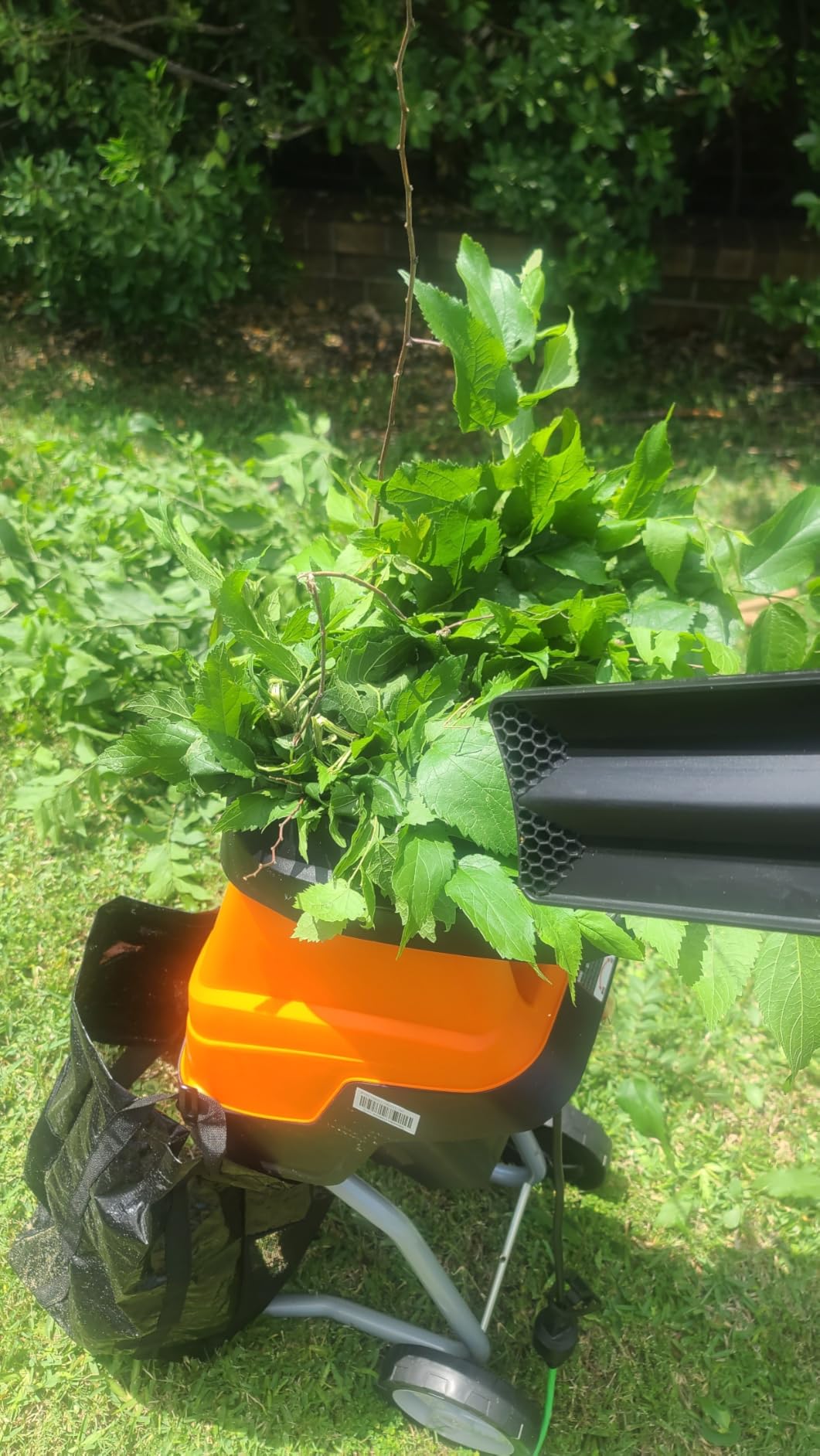 AIVOLT Electric Wood Chipper Shredder 15-Amp, 1.8