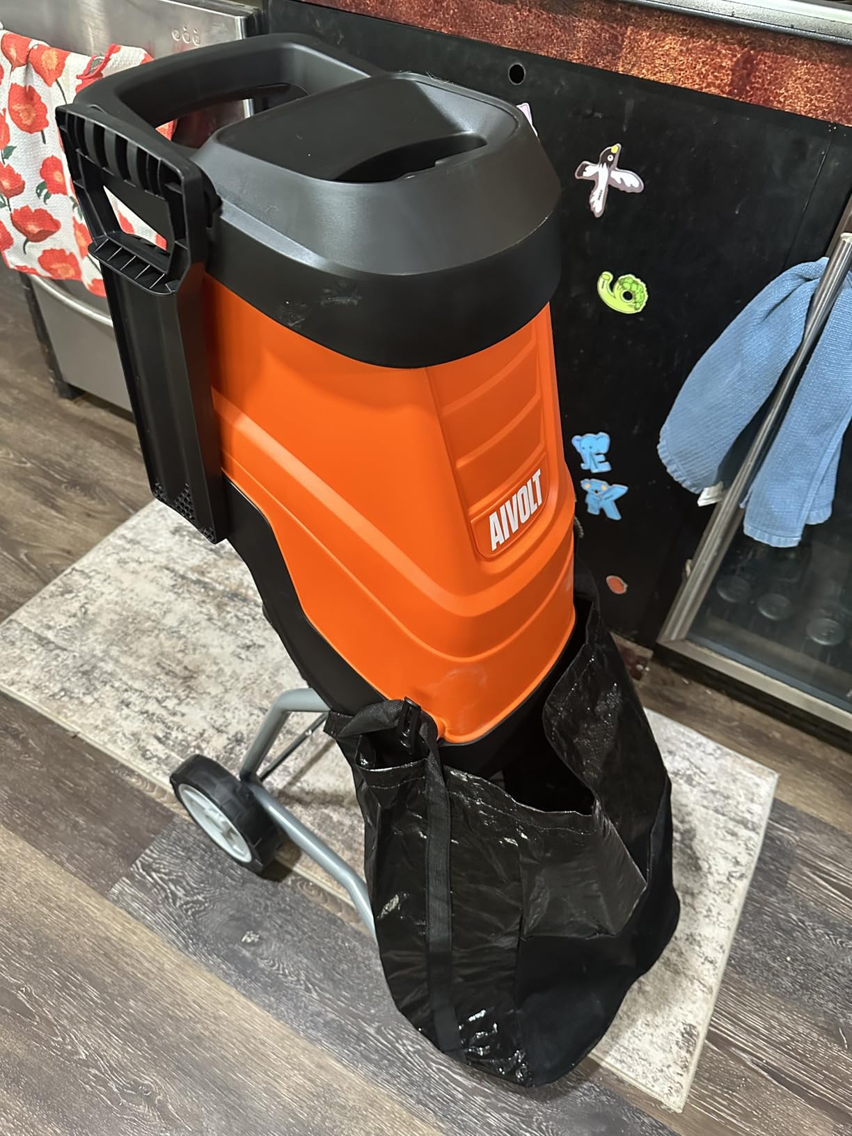 AIVOLT Electric Wood Chipper Shredder 15-Amp, 1.8