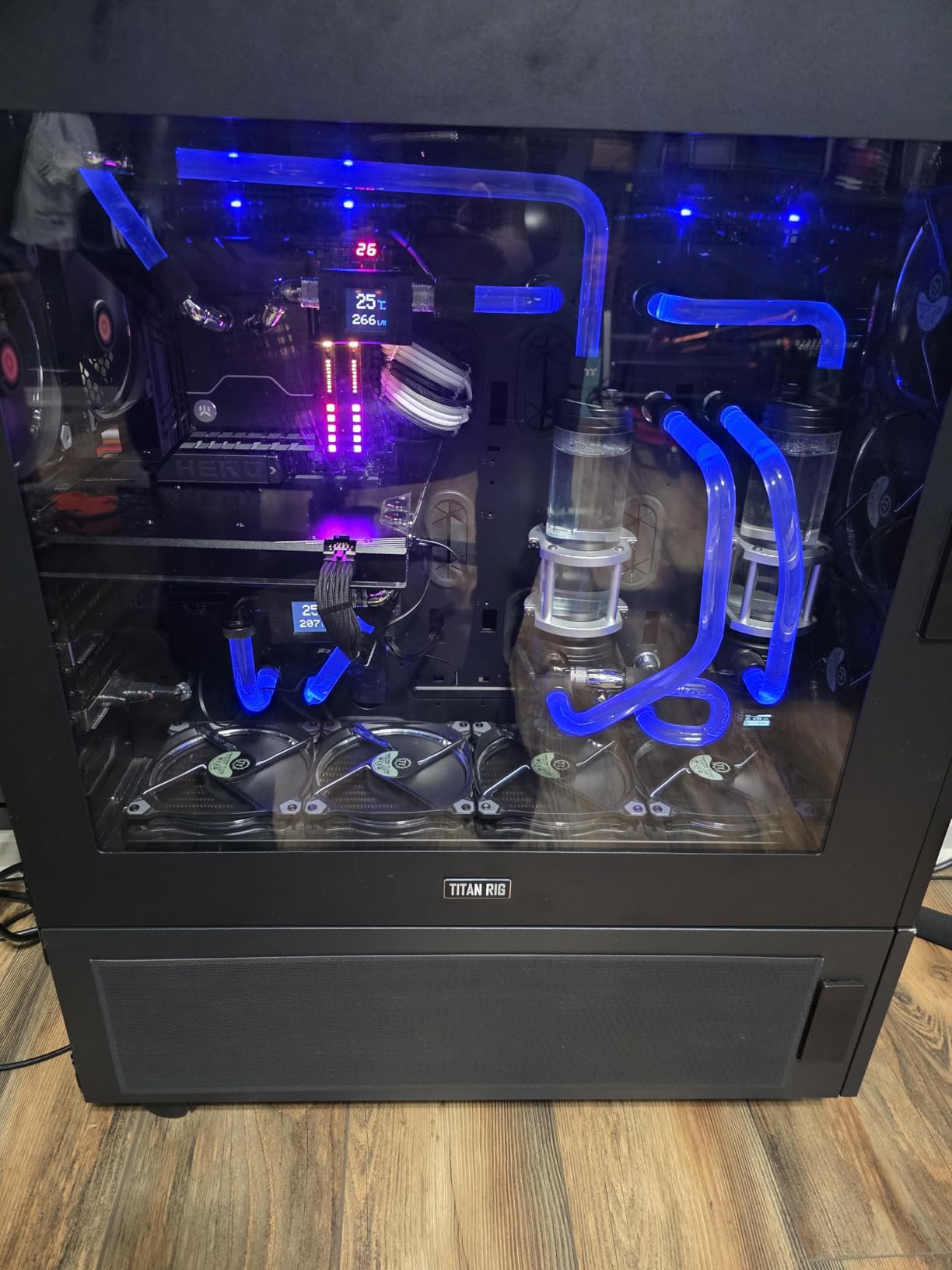 Intel® Core™ Ultra 7 Processor 270K Plus 24 cores (8 P-cores + 16 E-cores) up to 5.5 GHz customer photo 1