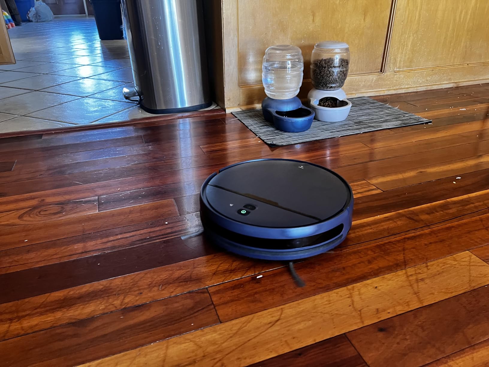 Robot Vacuum and Mop Combo, 2300Pa Strong Suction, 2-in-1 Dust Box and Water Tank, Works with Alexa/Google Assistant, Long Runtime, Schedule, Quiet, Ideal for Hard Floors, Low-Pile Carpets and Pets customer photo 1