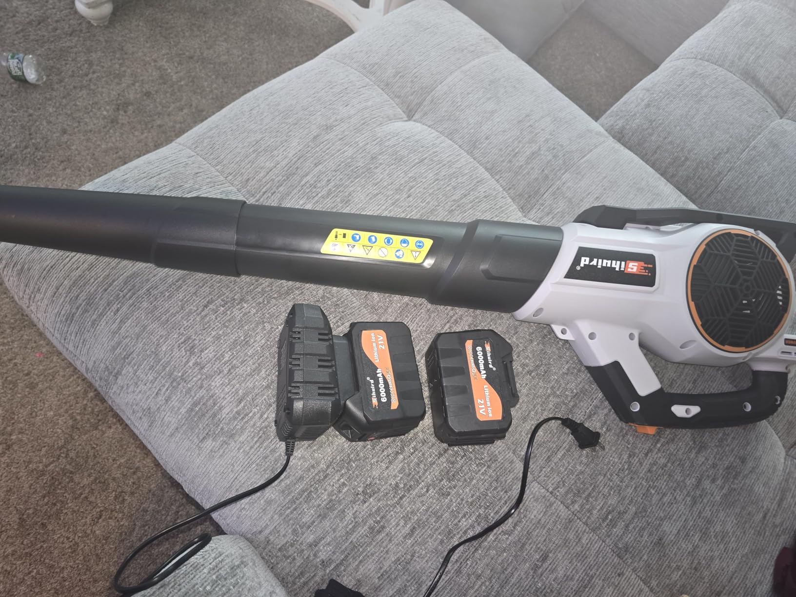 Sihuird Leaf Blower Cordless, 765CFM Electric Leaf Blowers with 2 x 7.8Ah Batteries and Dual Rapid Charger, 3-Speed & Turbo Mode, with LED lighting, Shoulder Strap, Blowers for Lawn Care - SL9501 customer photo 1